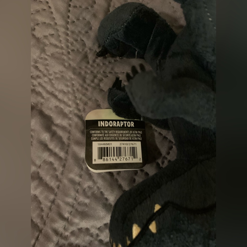 Jurassic World plush bundle - Picture 7 of 15